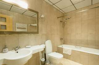 Отель Vinotel Boutique Hotel Тбилиси Полулюкс Делюкс-4